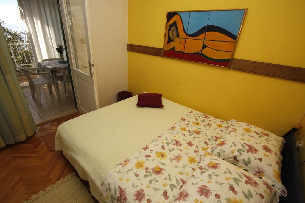 Apartments Delfin Tucepi Room photo