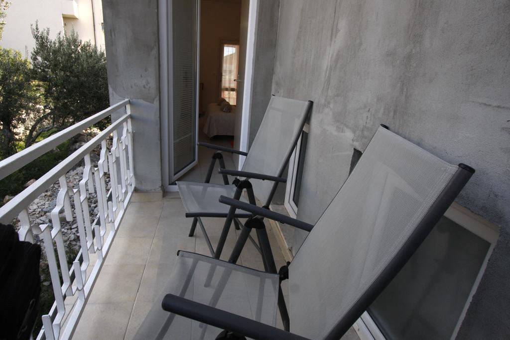Apartments Delfin Tucepi Room photo