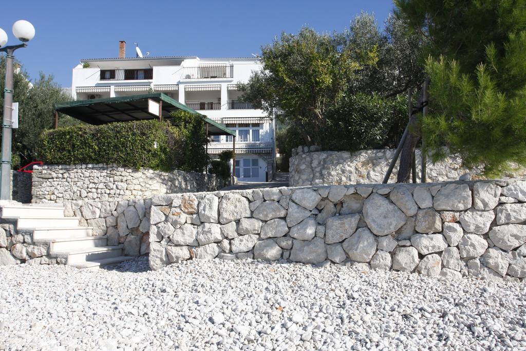 Apartments Delfin Tucepi Exterior photo